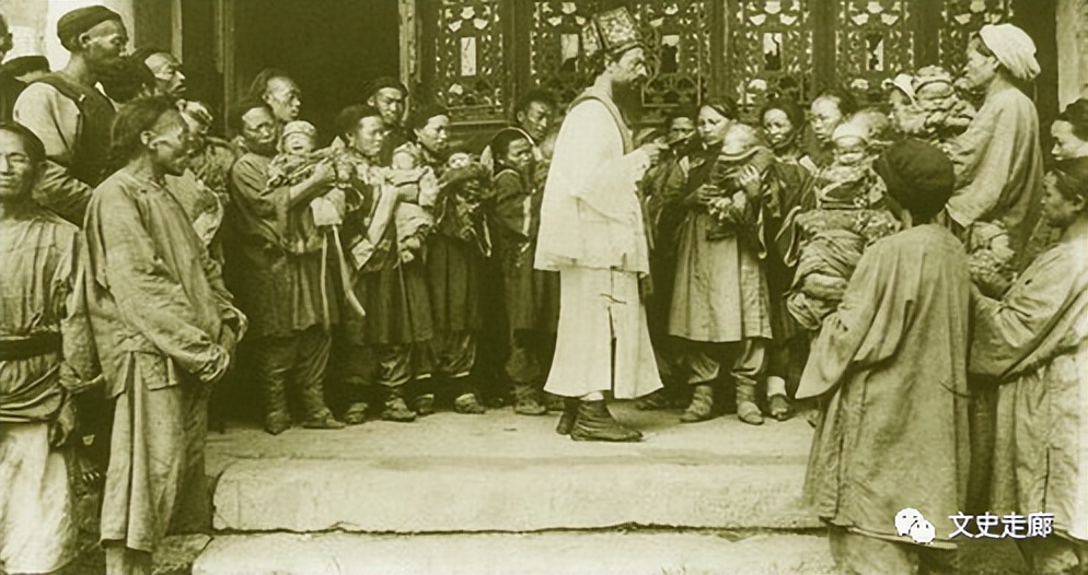 历史上的今天7月20日，人类登上月球，李小龙逝世，发现天使粒子