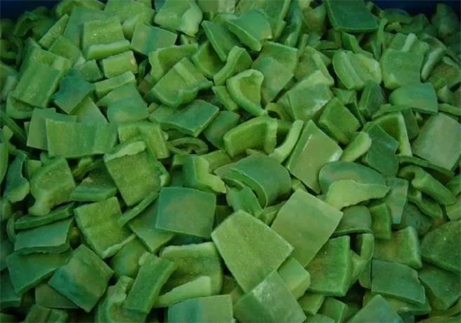 青椒冷冻时可以蒸吗,新鲜青椒的冷冻保存方法