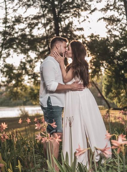 我32岁还是黄花闺女，新婚夜弄脏湿5次床单，老公却说他不介意！