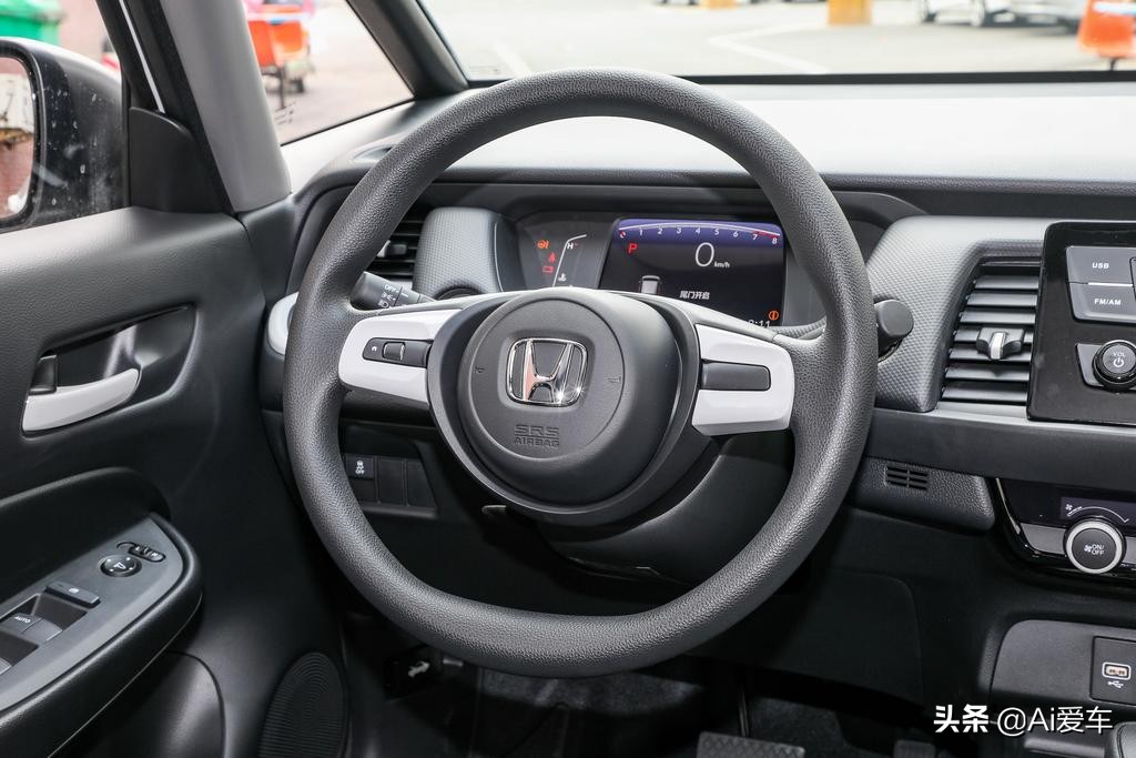 7万自动挡最好的车广汽本田飞度,低油耗大空间车型