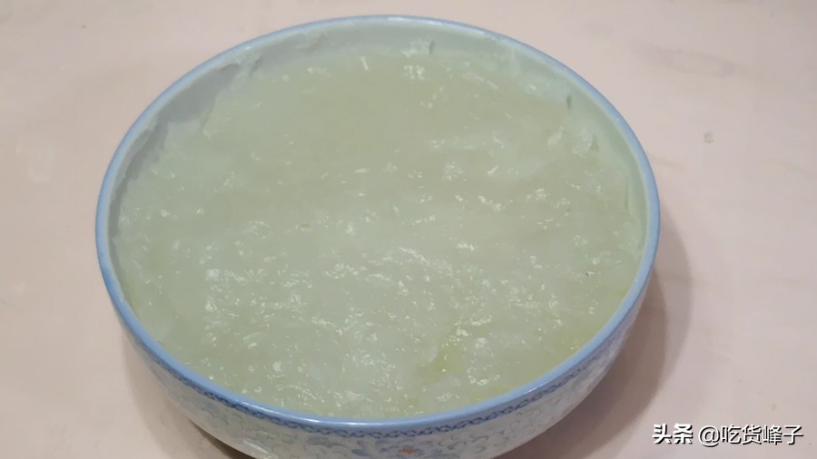 夏天吃的木瓜凉粉的做法,夏天街上卖的凉粉怎么做