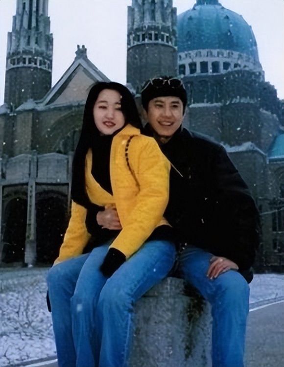 分手的26年后，赖文峰出狱乡下结婚度日，杨钰莹的选择令人心疼