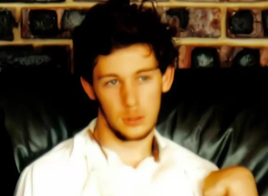 幽灵男孩马丁卧床14年,幽灵男孩马丁患病卧床