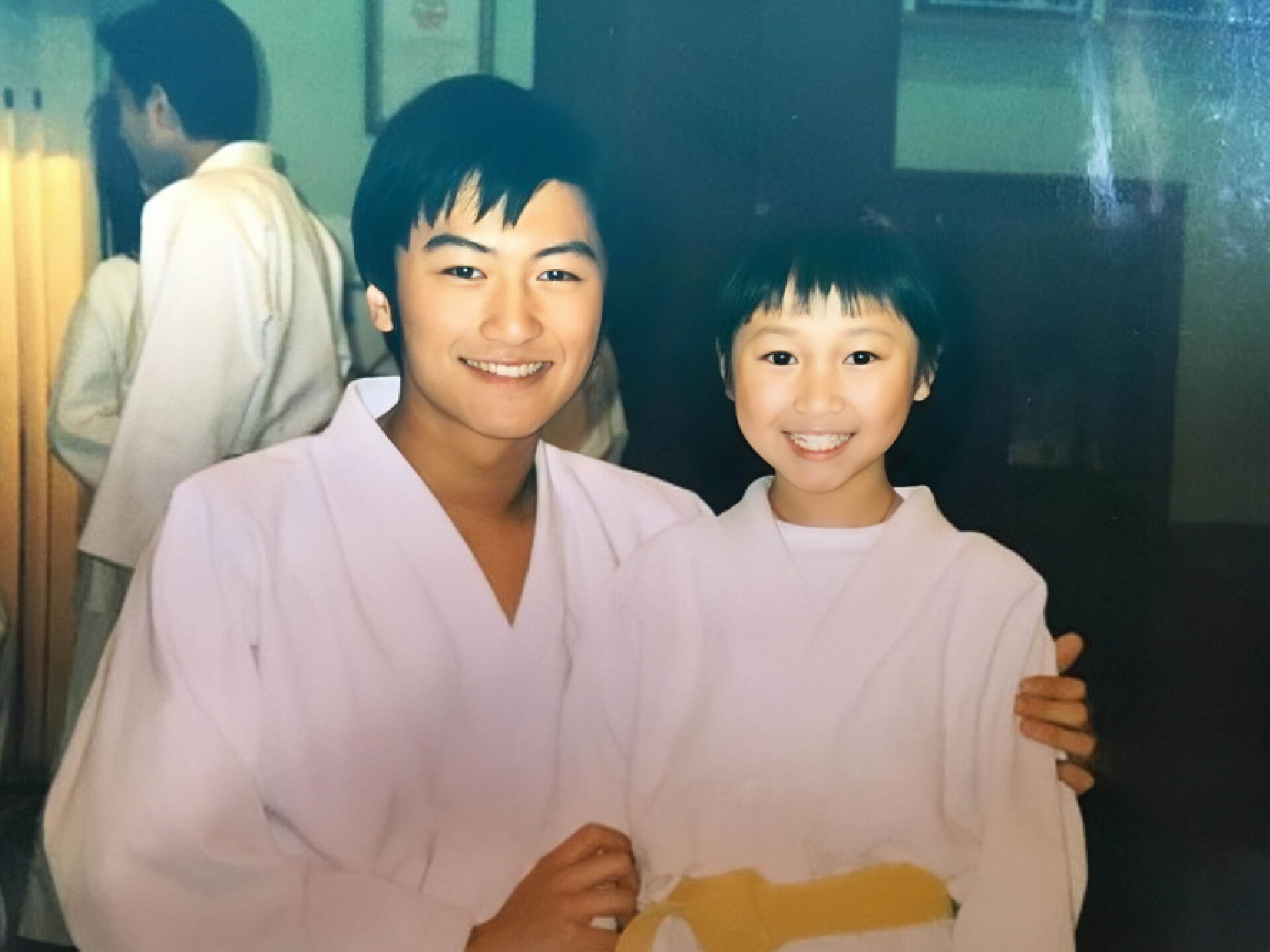 恭喜！TVB知名童星被求婚成功即将结婚，因天生脊柱侧弯害怕怀孕