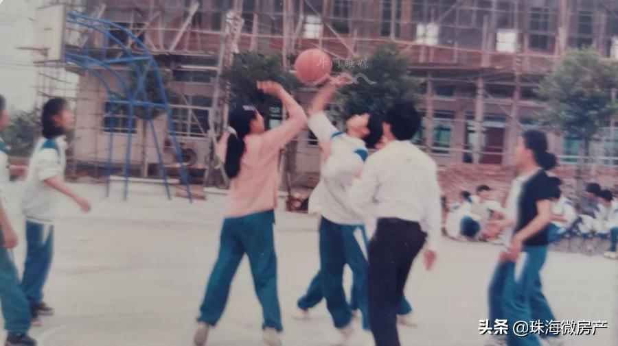 白藤湖中学操场,白藤湖学校