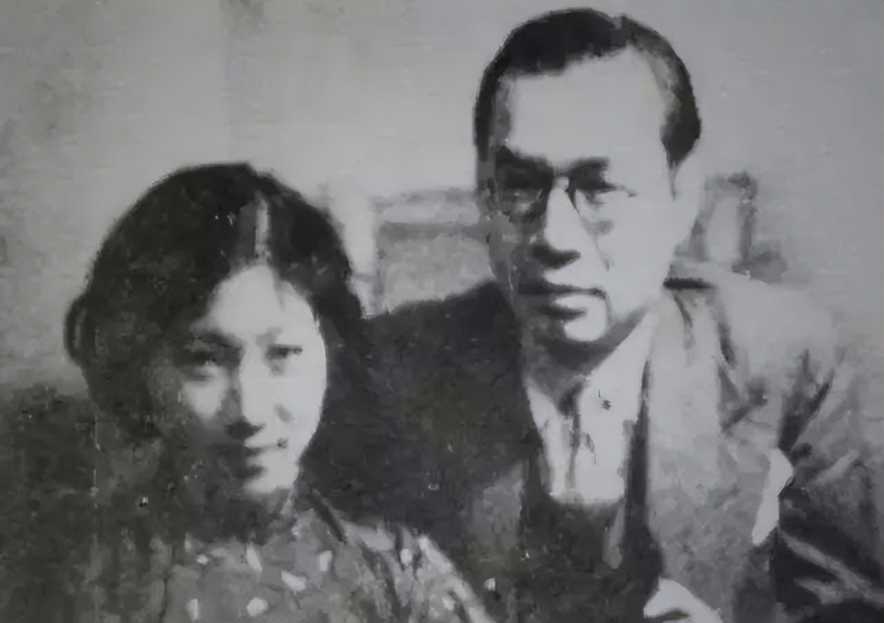 阔别70年,初恋结了4次婚,她却终生不嫁,再会面时情意了然于心