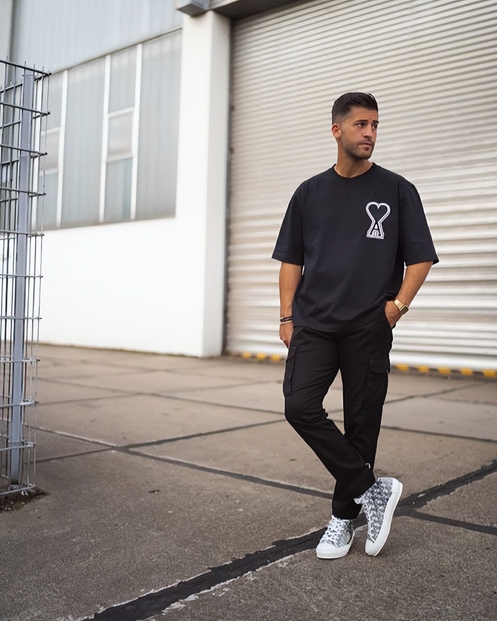 宽大的t恤男怎么穿才好看,宽松的直筒t恤怎么穿男