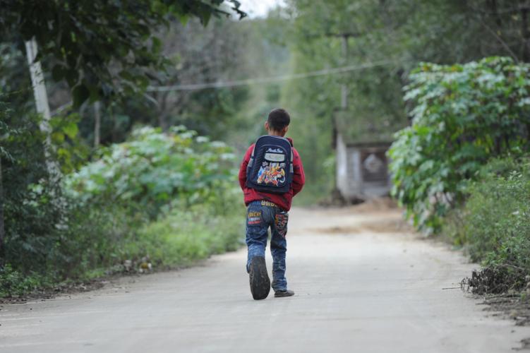 美国百万年薪挖走中国神童,美国高薪挖人才