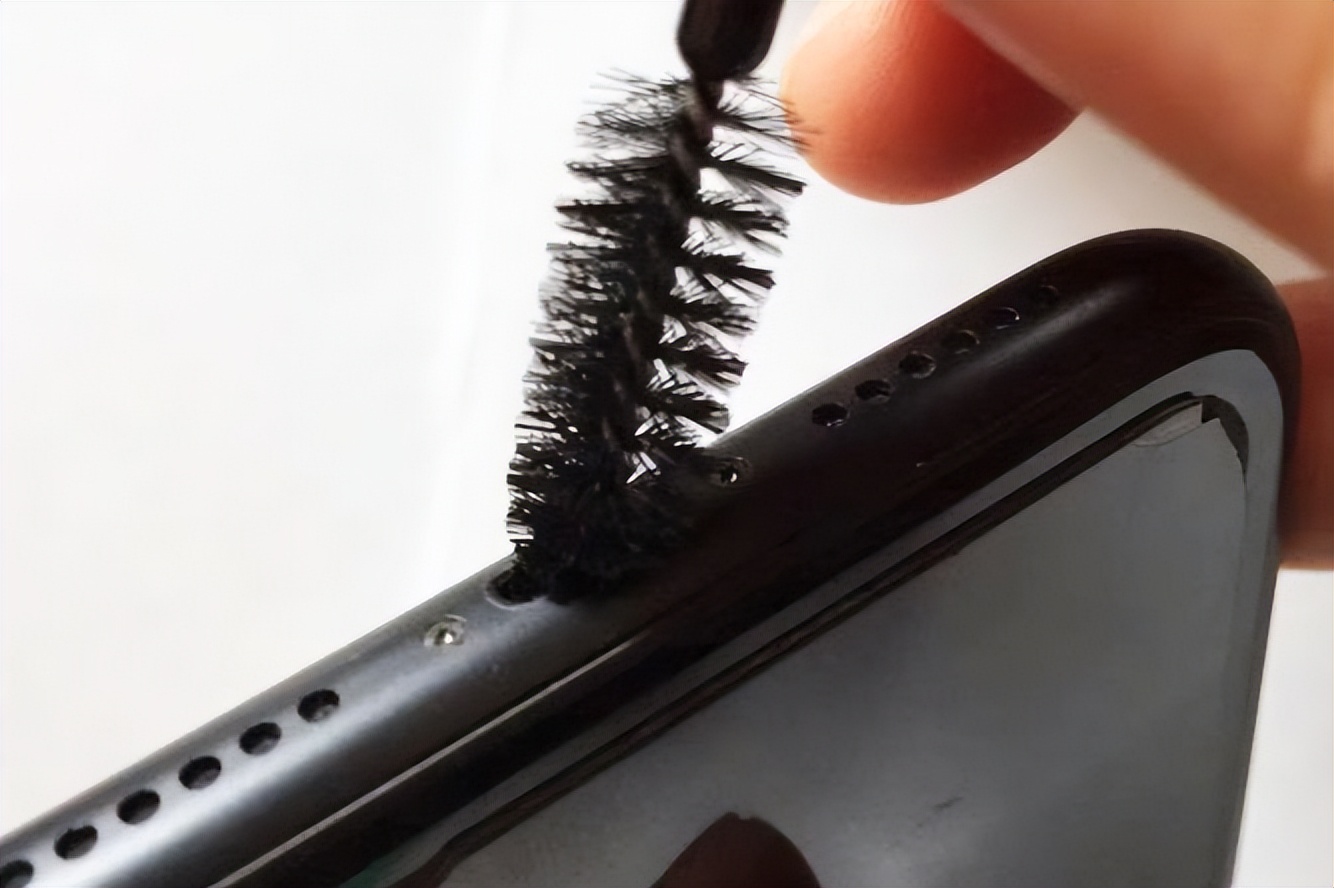 手机孔灰尘怎么清理,怎么清理手机孔内的垃圾