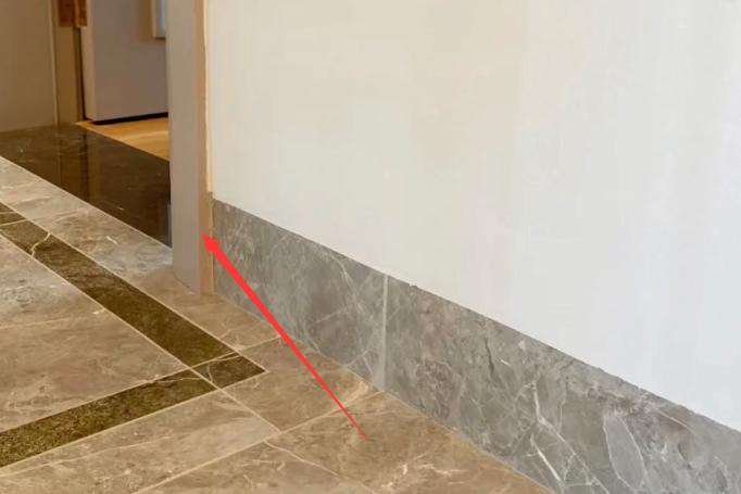 踢脚线材质怎么会是绿颜色,踢脚线材质怎么搭配