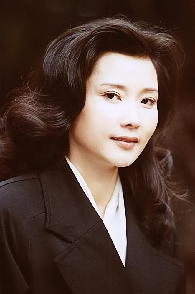 何赛飞高龄产子,丁克何赛飞