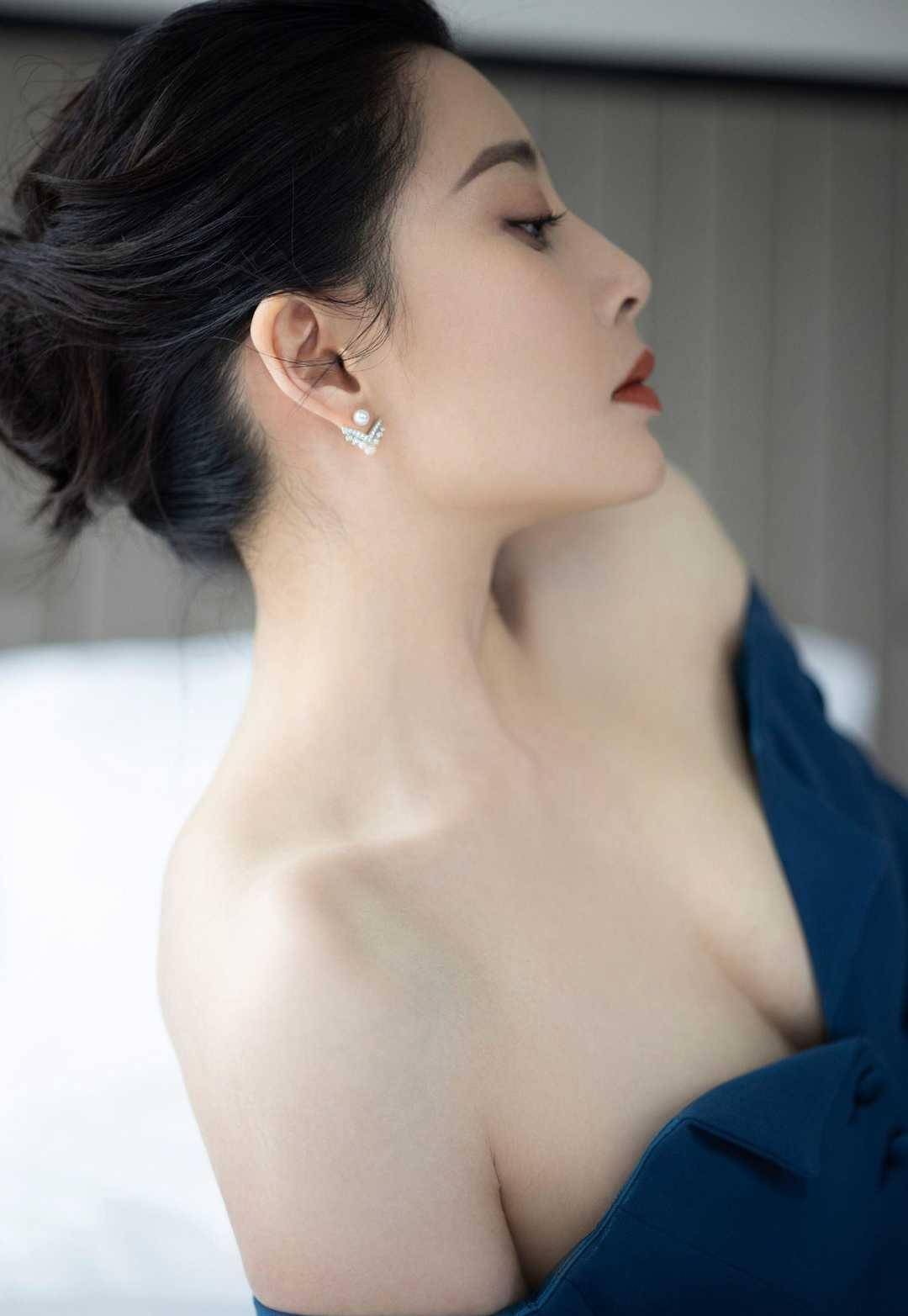 殷桃年轻时颜值巅峰,殷桃回眸一笑百媚生