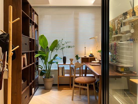 海归美女建筑师巧装89平小家电视柜里竟藏隐形门