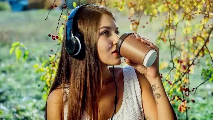 长期一个人在家内心孤独怎么办,一个人在外地上班太孤独怎么办