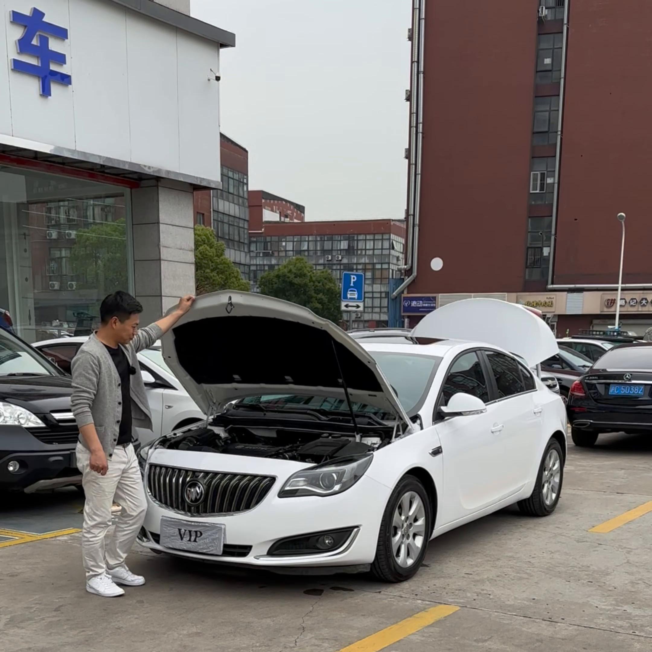 2016年别克君威1.6t高配还值多少钱,2016君威1.6t5万公里