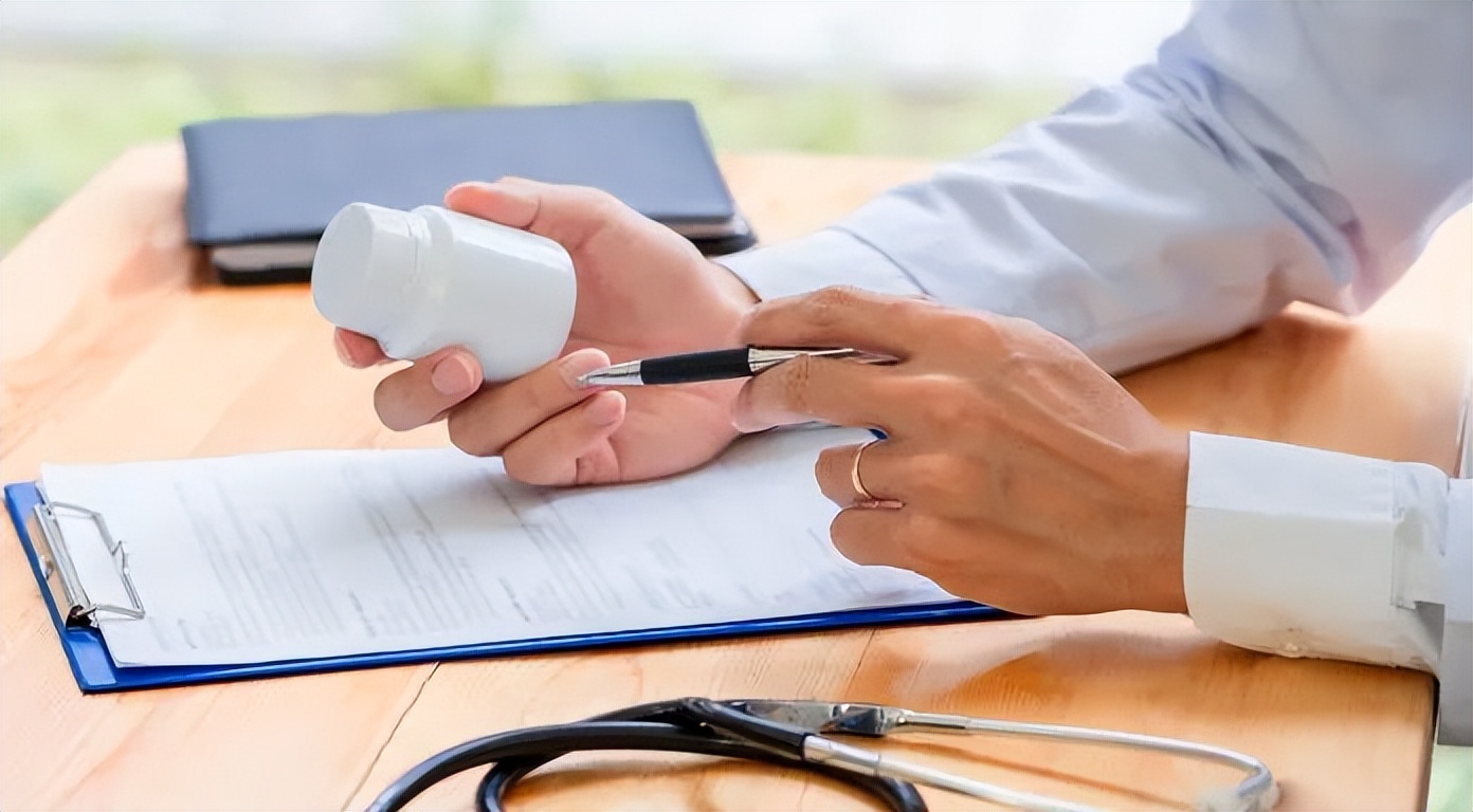 吃二甲双胍半年瘦了二十斤正常吗,吃二甲双胍瘦了十几斤正常吗