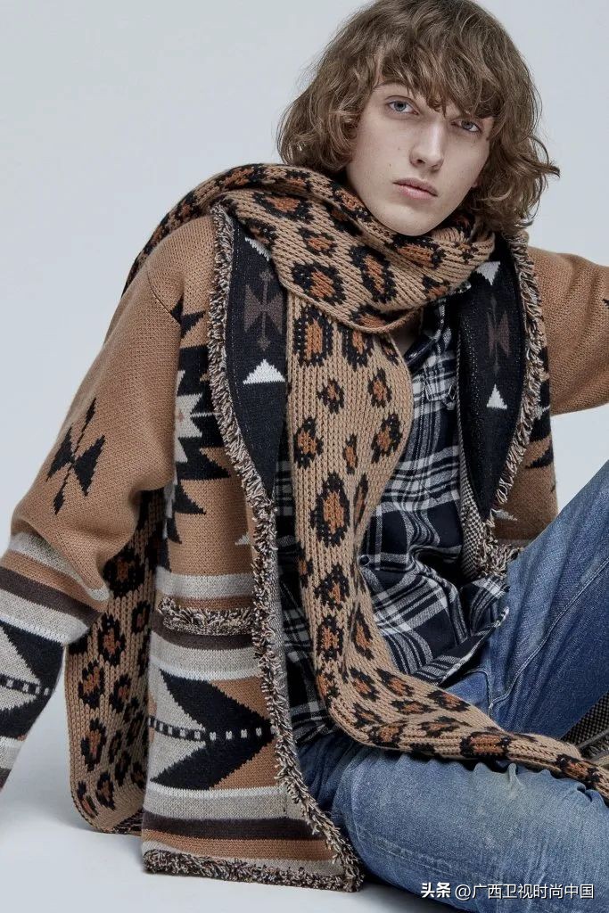 早上冷中午热怎么穿男生,早上冷中午热该怎么搭配衣服