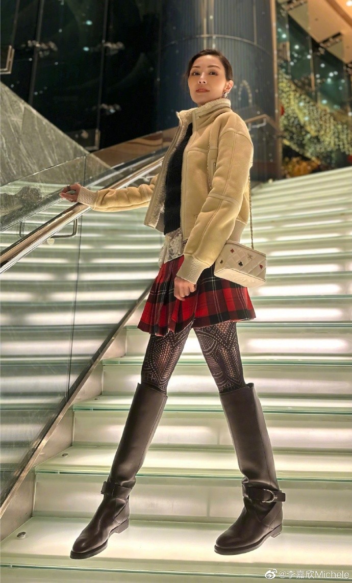 李嘉欣为60岁老公庆生,李嘉欣和许建彤视频