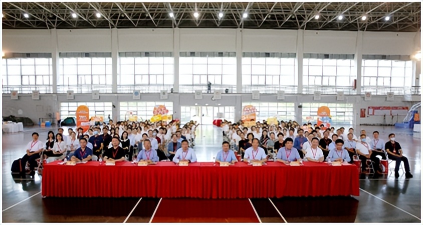 以训提能、以赛促创、高校24小时创客极限挑战赛在上海师大举行