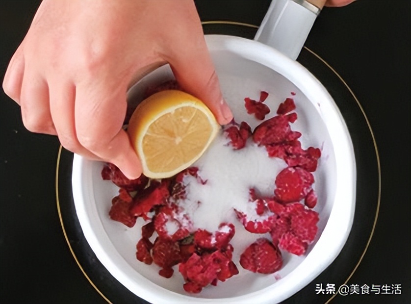 只用平底锅就可以做的简单小甜品,自制冰冰凉凉的小甜点