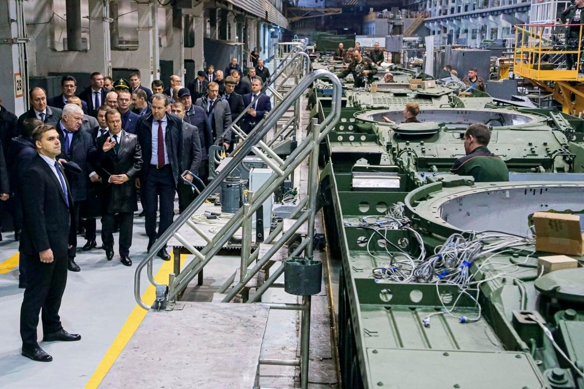 俄武器快用完了吗,俄军武器不足梅德韦杰夫霸气回应