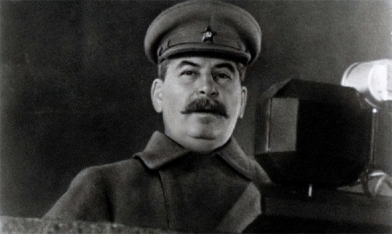 斯大林工作遭刁难讨要军权无果，写信给列宁：不给我可抢了啊