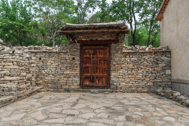 寡妇门前是非少的下一句是什么,寡妇门前多是非下联是什么