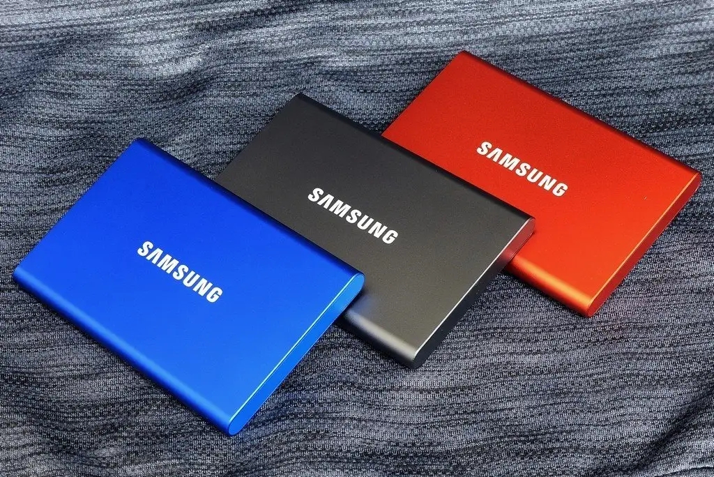 移动固态硬盘买西数还是闪迪,西数闪迪三星固态硬盘测评