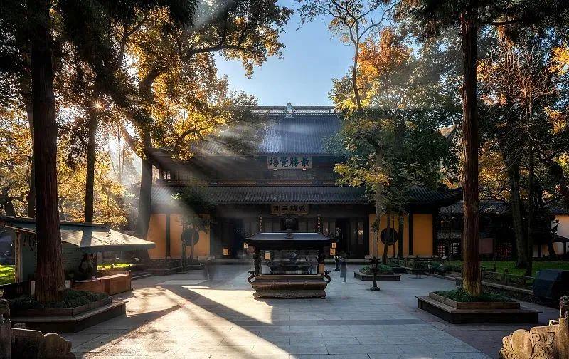 90后入职杭州灵隐寺,从灵隐寺回来辞职找不到工作了