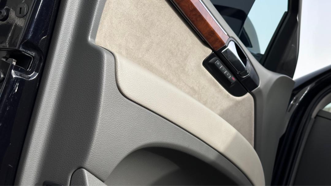 奥迪q7报废厂,老款奥迪q7出车祸