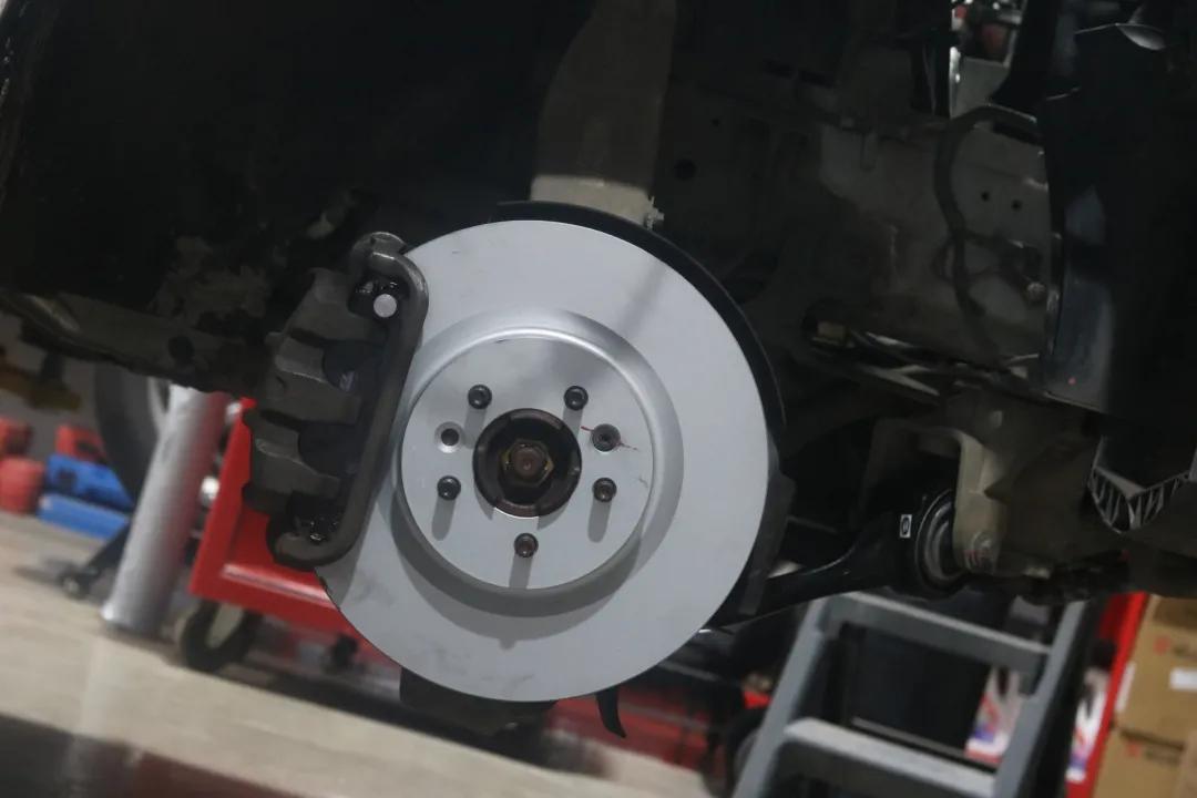 老款路虎揽胜修复,彻底翻新一辆路虎揽胜全过程