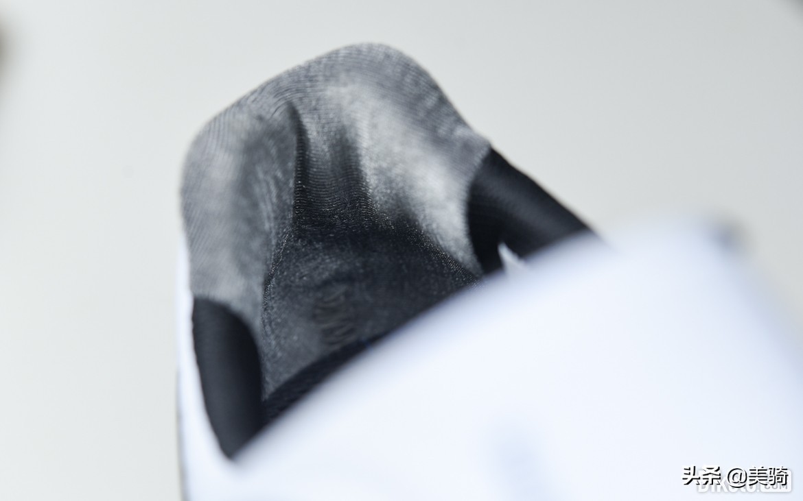 更像RC9了?超轻旗舰山地锁鞋S-PhyreXC902快速开箱