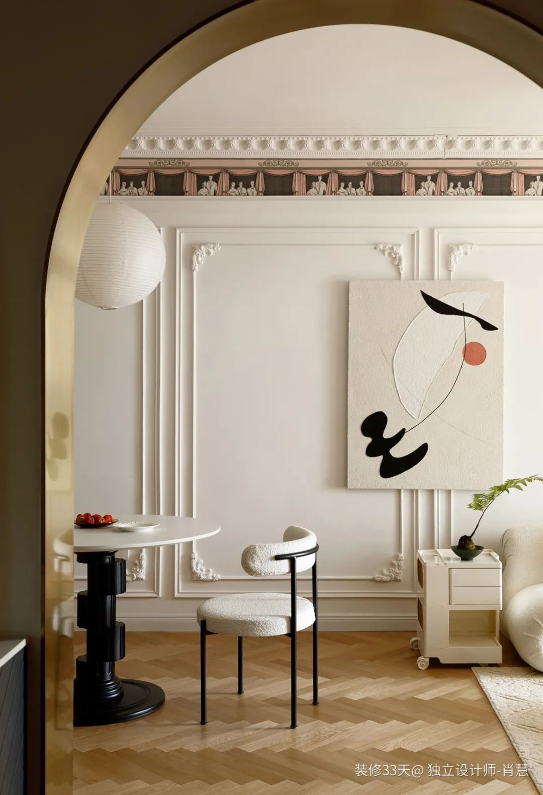 我盯着几个门洞看了好久