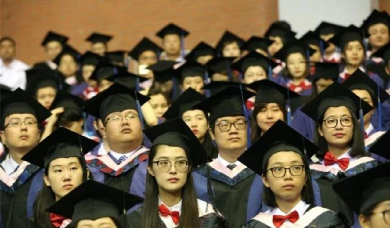 专科生与本科生谁更吃香,专科升本科后找工作难吗