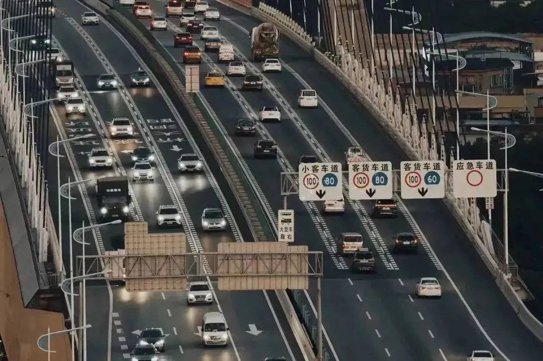 跨年夜多地不举办大型活动,跨年无群众性大型活动