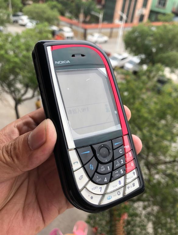 让我们回忆曾经用过的手机,你还记得你曾经用过的手机吗