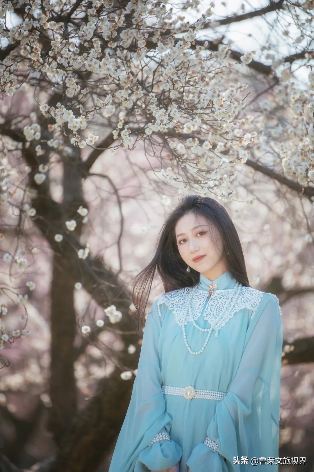 90后湖北姑娘拍56个民族服饰抖音,95后女孩耗时247天拍摄56民族服饰