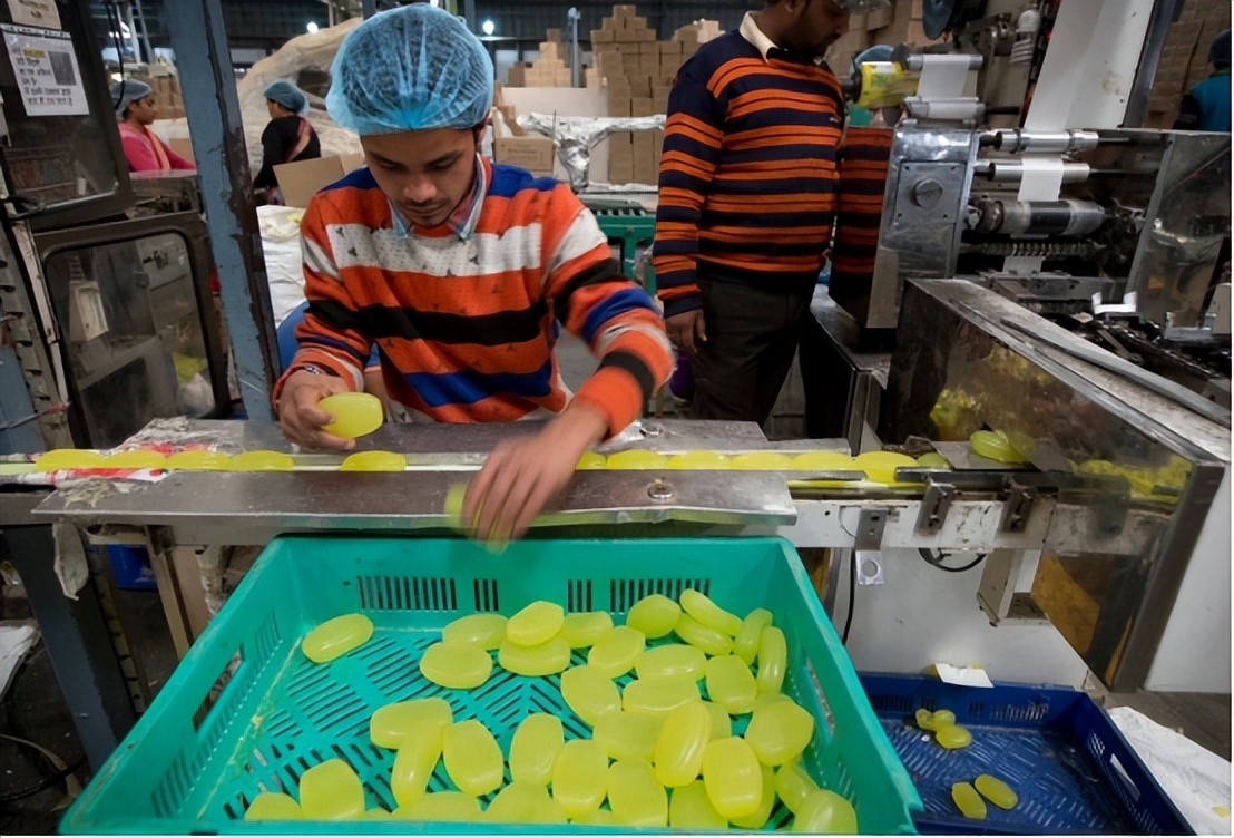 为了抢外贸订单，竟然真的开始把中国人的工资和泰国印度越南人比