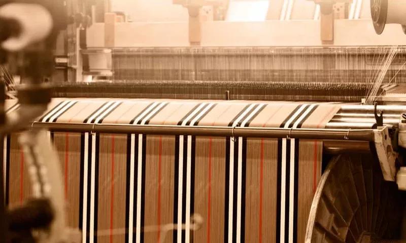 风衣burberry美国,burberry博柏利米色经典长款风衣