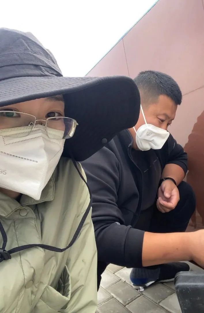 高管辞职与妻子环游中国,土豪丈夫破产