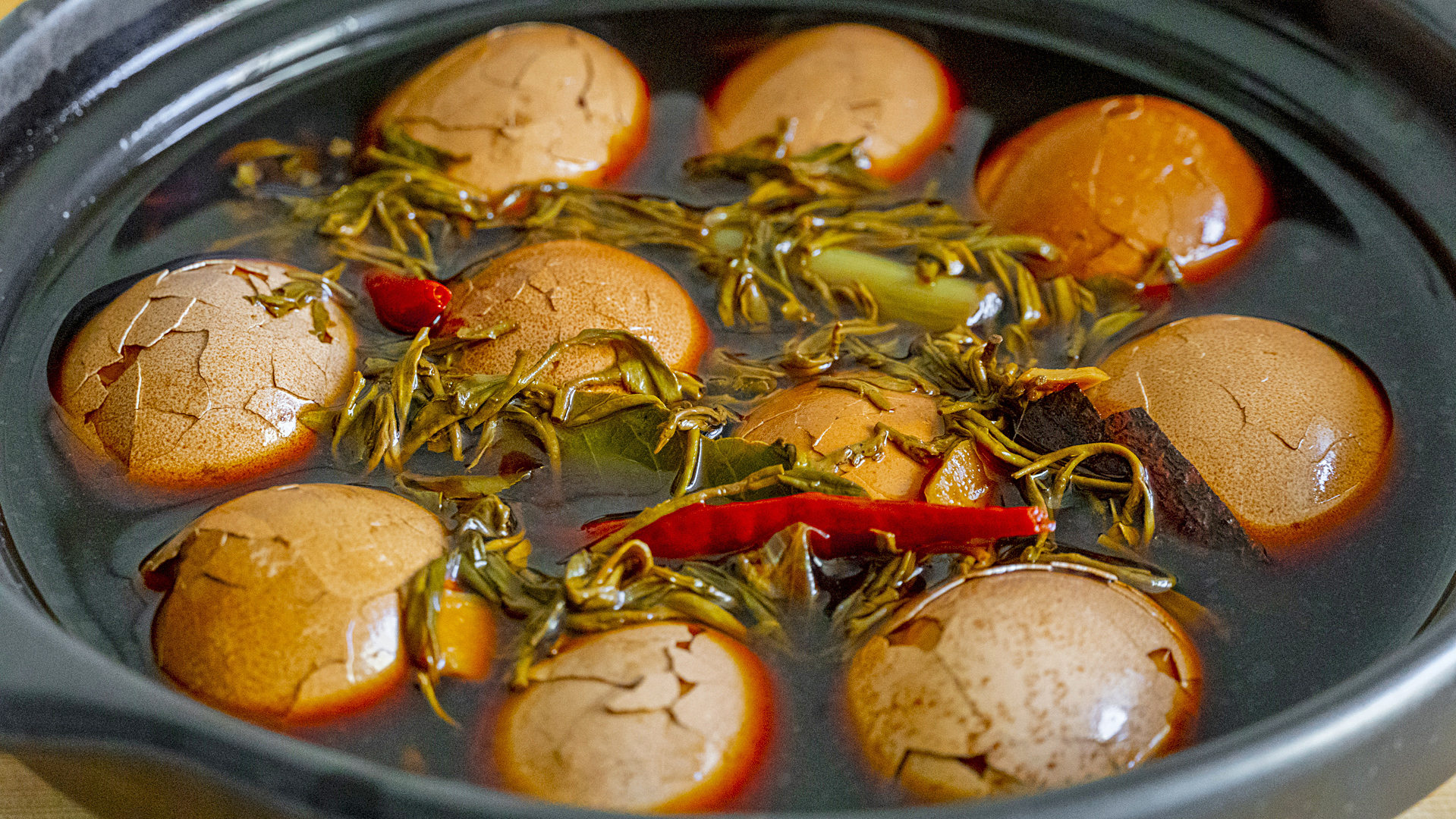 买鸡蛋是挑大的好还是小的好,买鸡蛋时买几个才不会尴尬