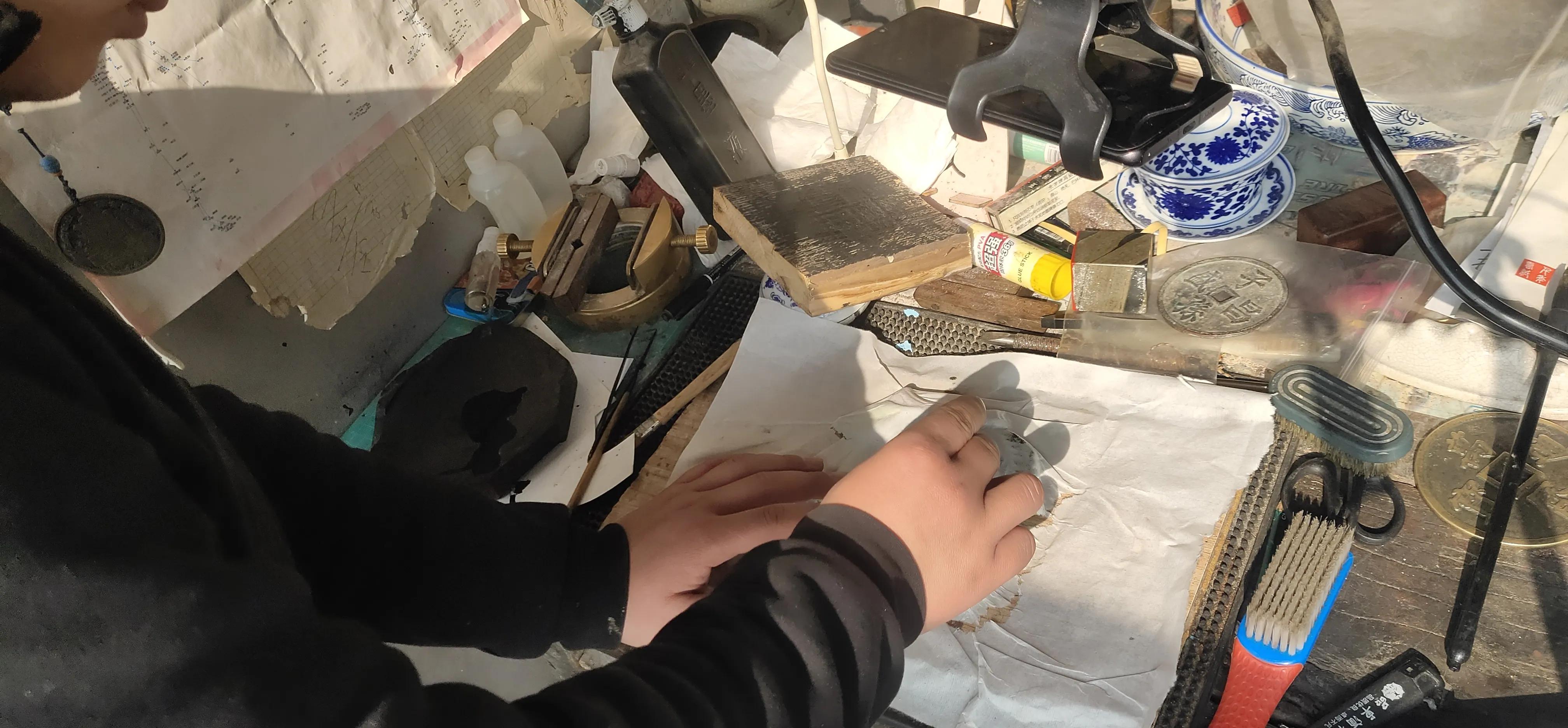 石碑拓片的制作工艺和流程,墓碑拓片制作过程