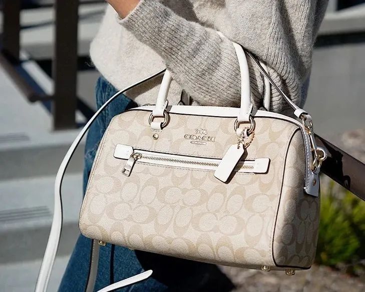 coach水桶爱心限量包新款搭配,coach包哪款最经典百搭