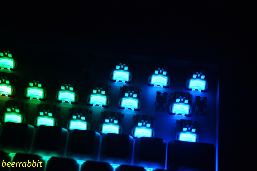 珂芝k75ttc烈焰紫,k75珂芝ttc快银轴是性能版吗