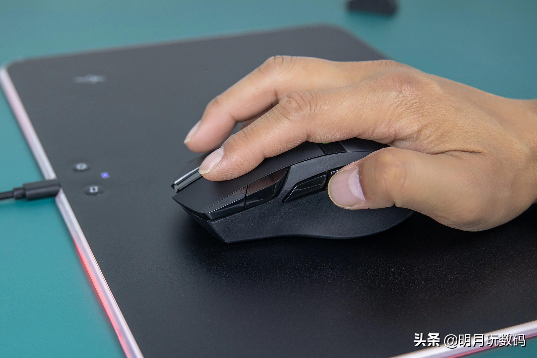 雷柏v100游戏键鼠套装黑色参数,雷柏鼠标垫V10RGB