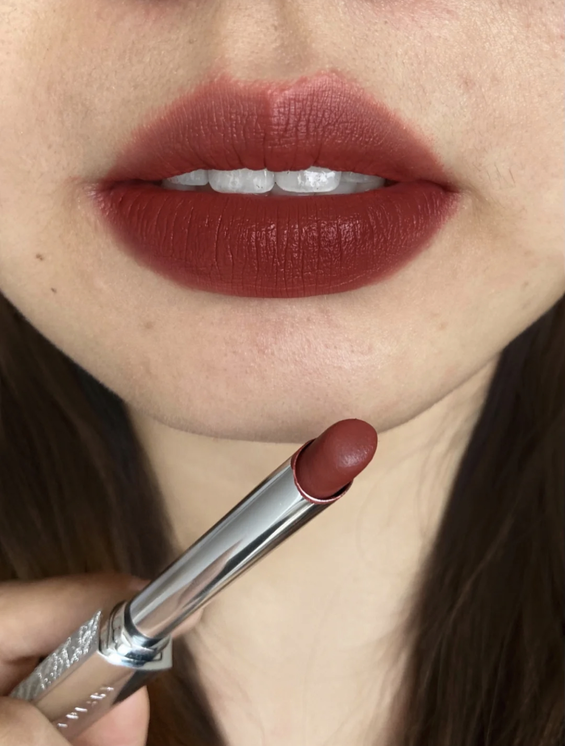 适合女人素颜出门时涂的几款口红,适合40岁素颜涂的口红色号