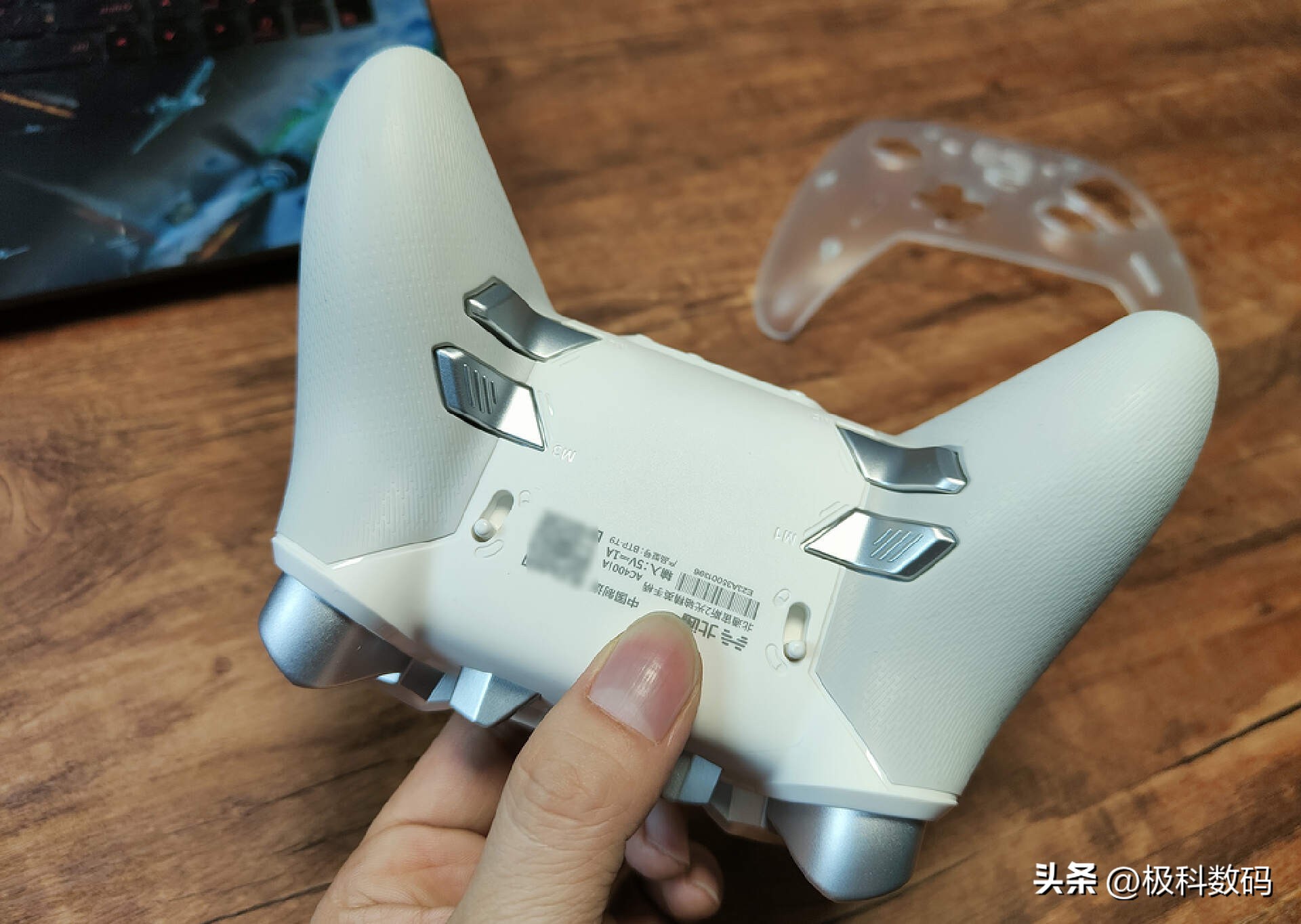 北通宙斯手柄尺寸和xbox手柄对比,北通宙斯手柄和switchpro手柄比较