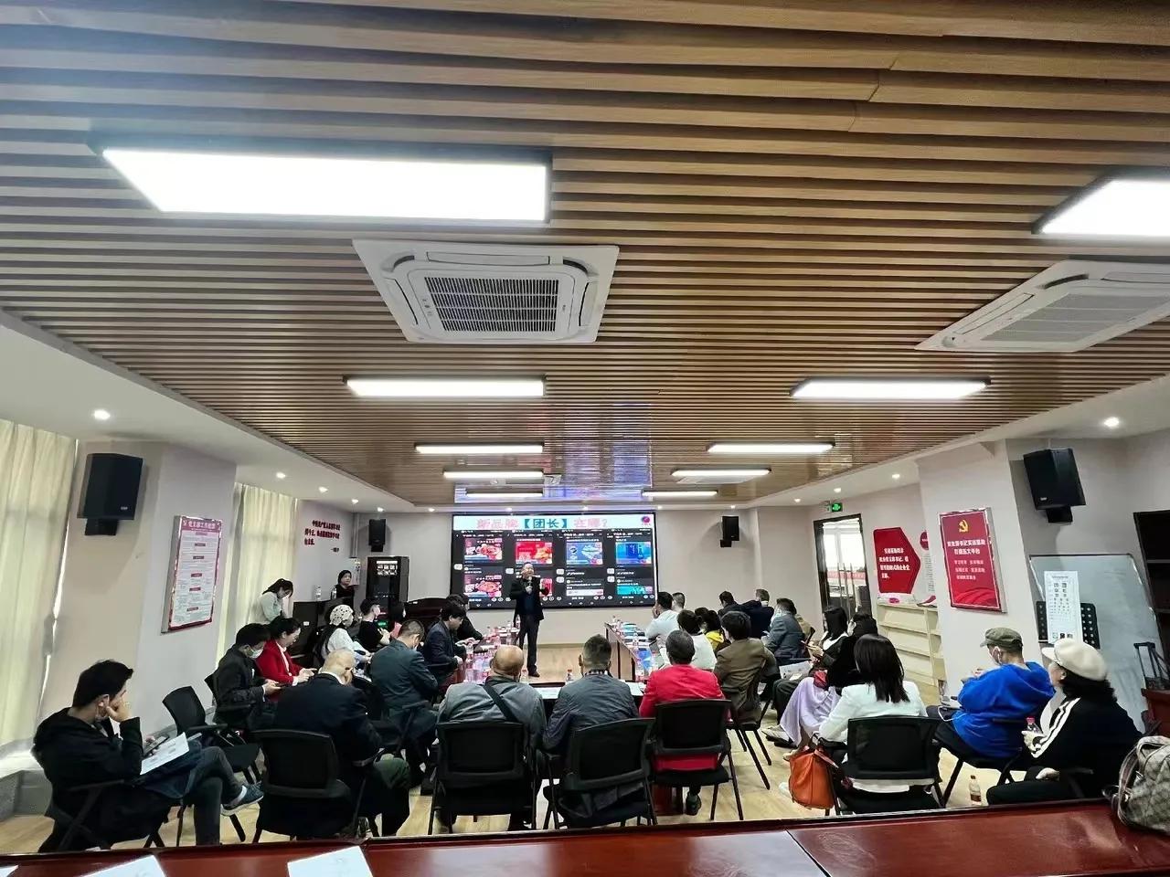 我辞掉富士康技术工作，辞去海尔国美督导，做纸皮哥旧货年赚80万