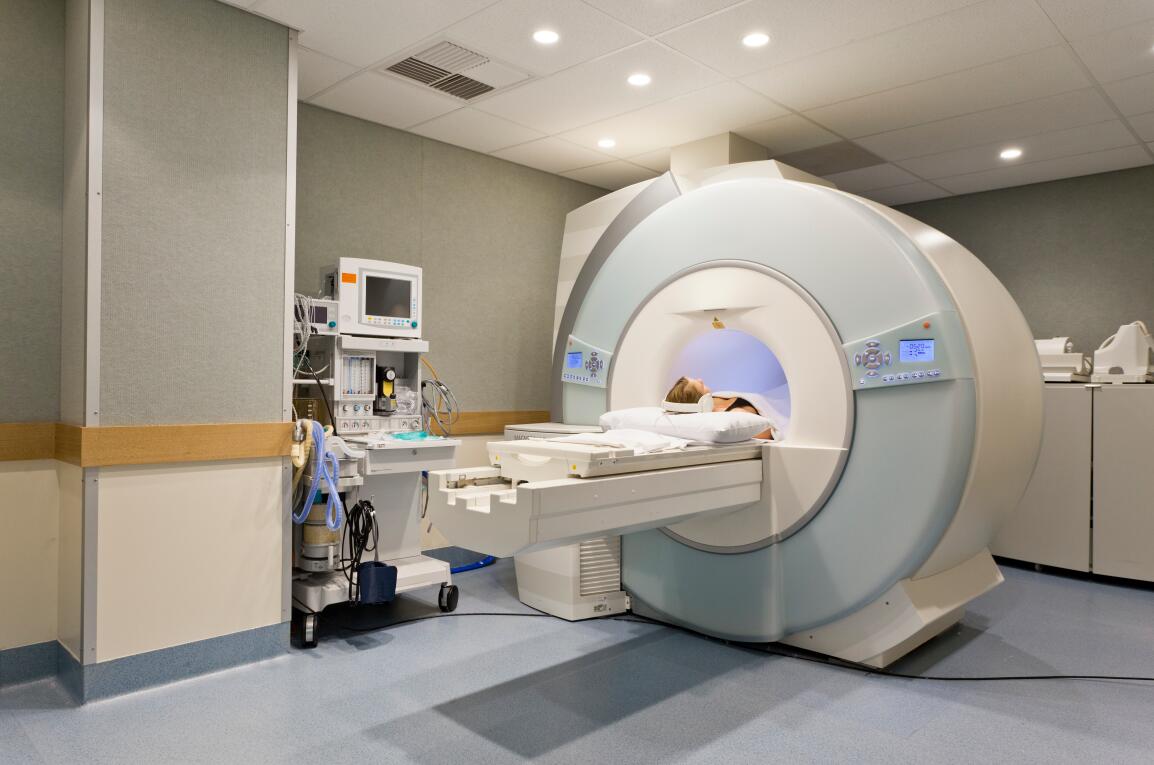 对高龄患者来说，得了肿瘤选手术还是保守治疗？医生给你参考意见