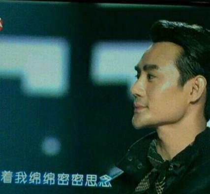 假下巴前后对比,假下巴